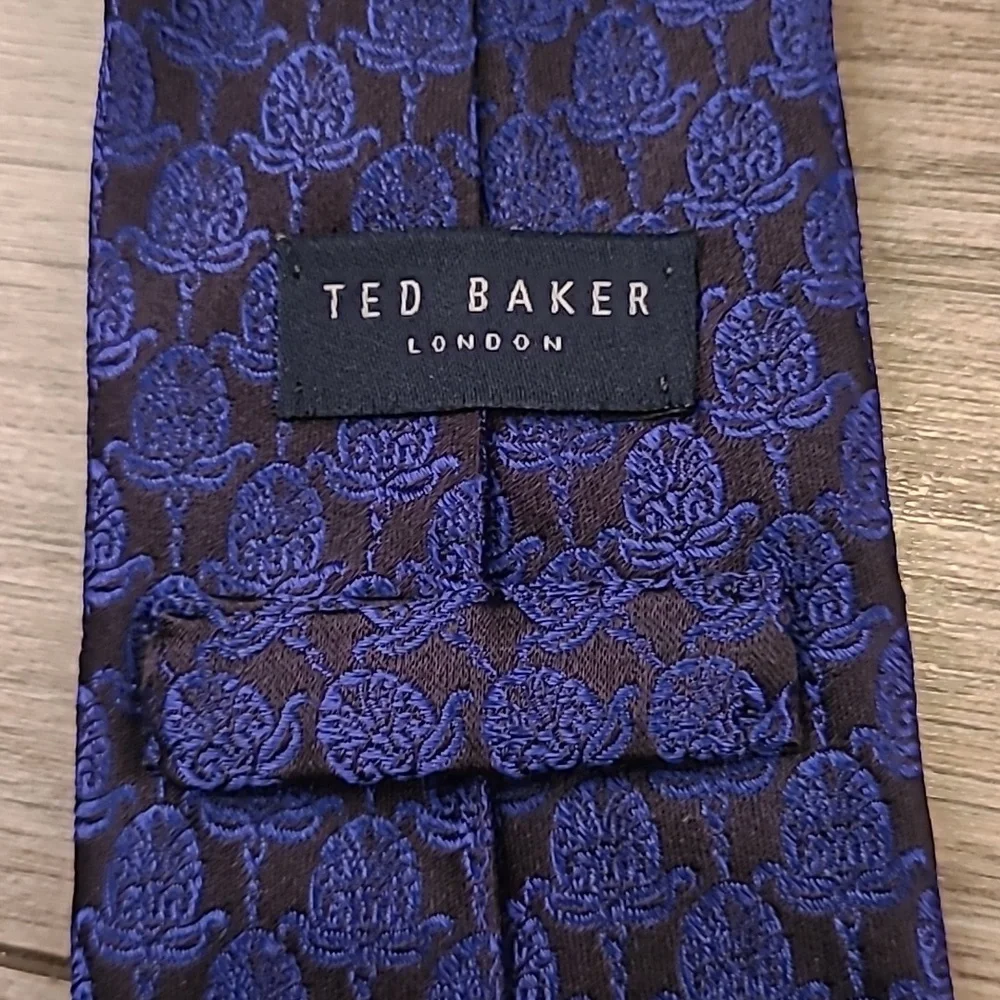 TED BAKER London Metallic Black Blue Floral Abstract Pattern Skinny Silk‎ Tie
